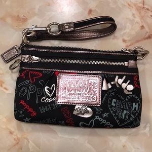 Gorgeous Coach Poppy Wristlet